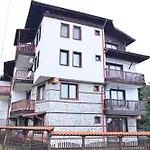 White Peaks 1br By Si Daire *