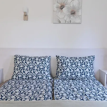 White Peaks 1br By Si