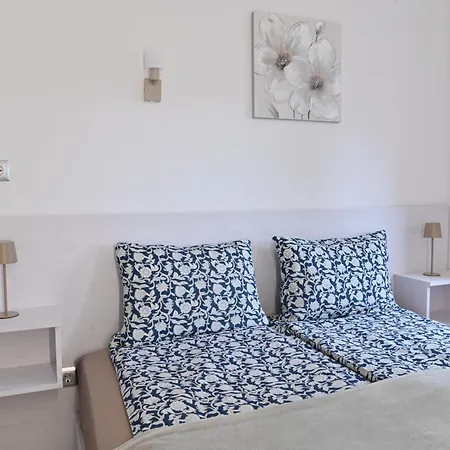 Апартаменты White Peaks 1br By Si *